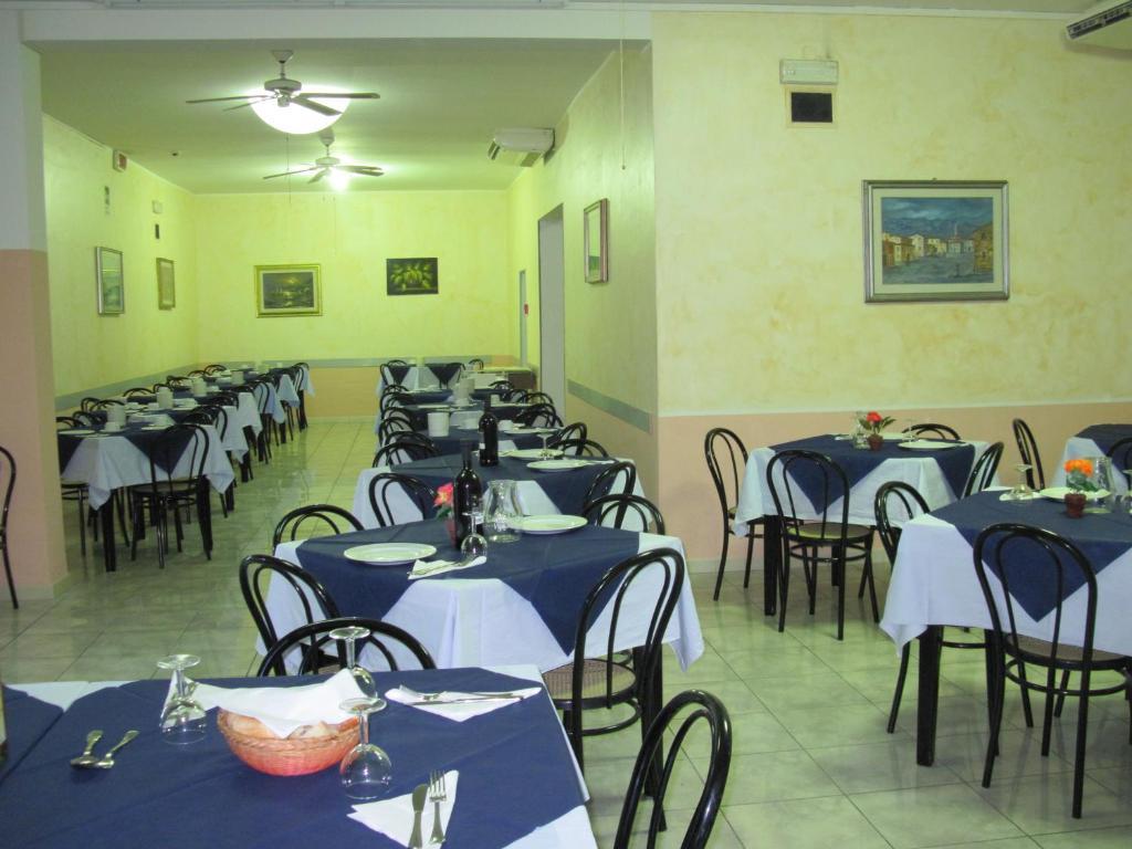 רימיני Hotel Tv מראה חיצוני תמונה