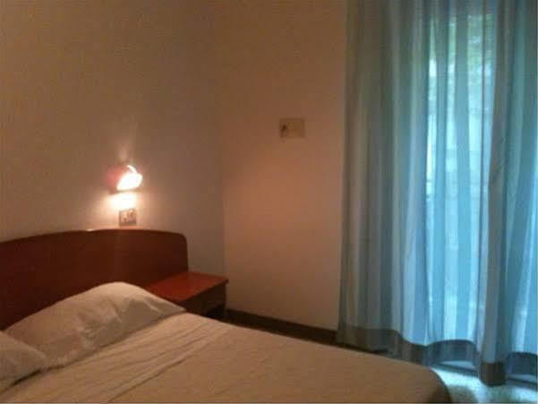 רימיני Hotel Tv מראה חיצוני תמונה